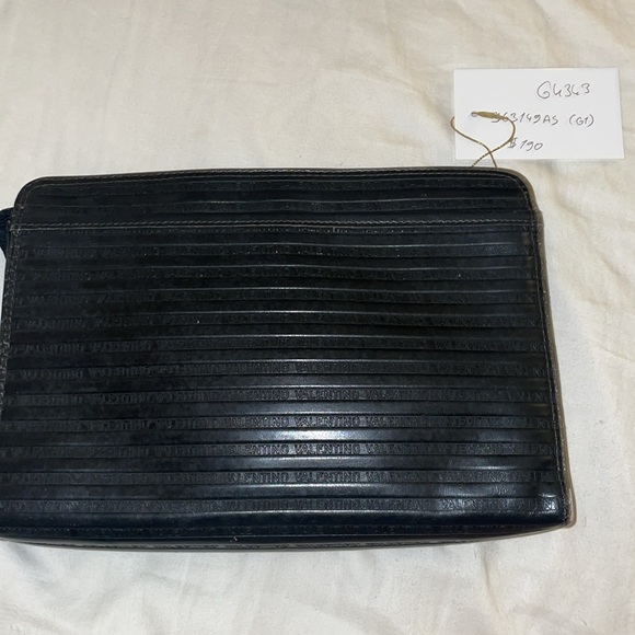 Authentic Valentino leather clutch - Picture 2 of 13